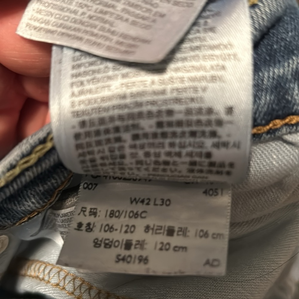 Levi’s Men’s Jeans 42x30 - Picture 3 of 5